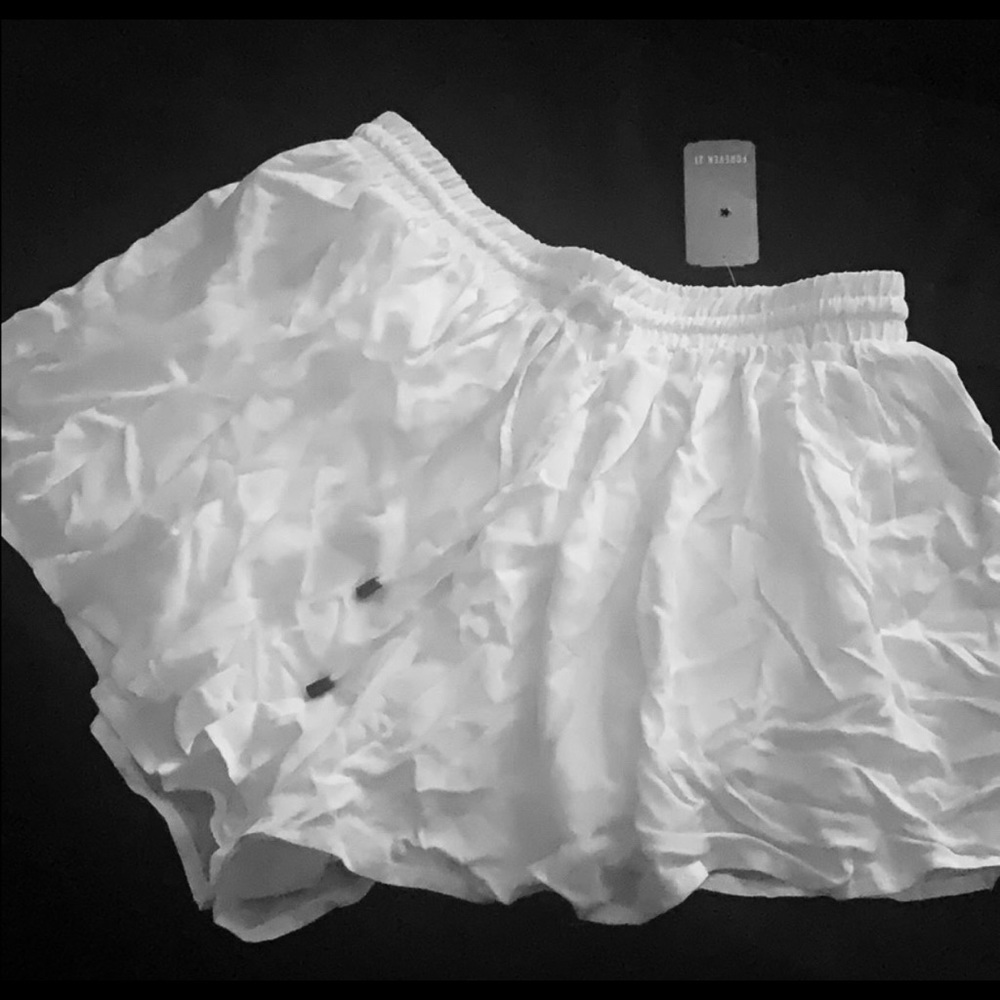 Light material high waisted shorts w/ Tags